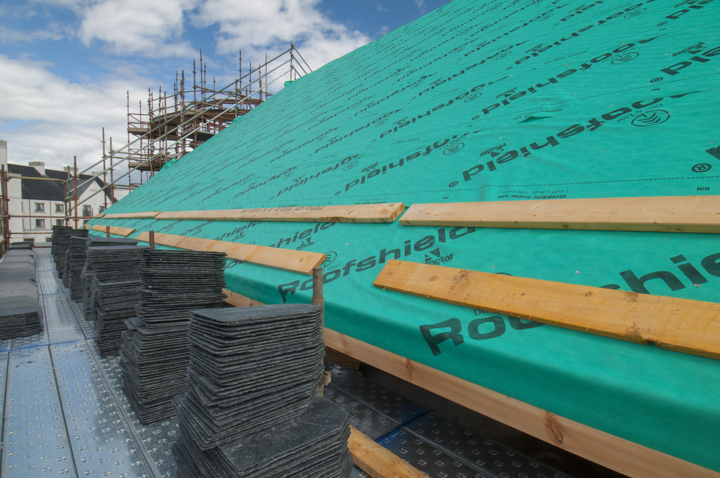 Roofshield Vapour And Air Permeable Roofing Underlay Don Low Esi