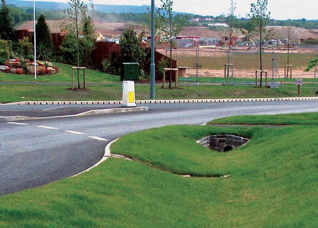 Aco Kerbdrain® Combined Kerb And Drainage System Aco Water Management