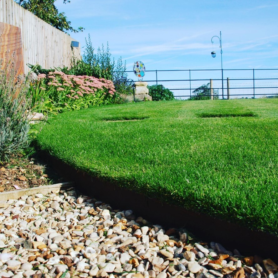 Metal edging for lawns, flower beds, paths and driveways Paddock Fencing ESI External Works