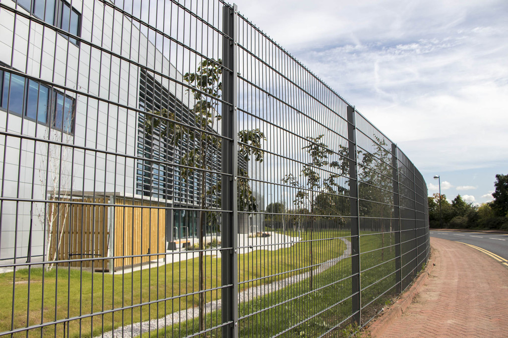 Fencing and gates HS2 College Doncaster CLD Fencing Systems ESI