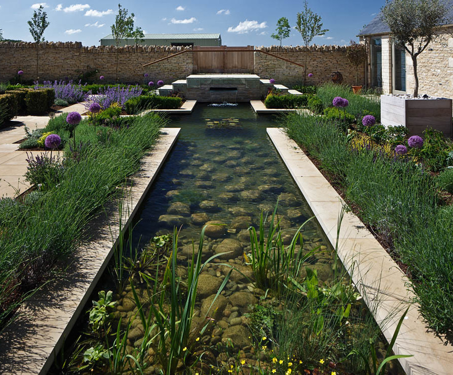 Courtyard garden with cruciform pond Cirencester Cotswold Estates