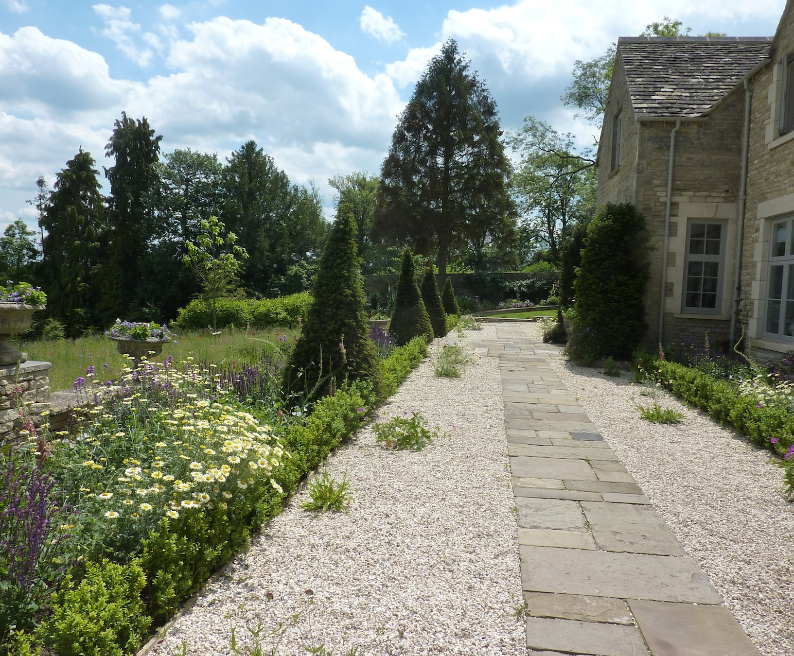Private garden, North Cotswolds, Gloucestershire | Cotswold Estates and