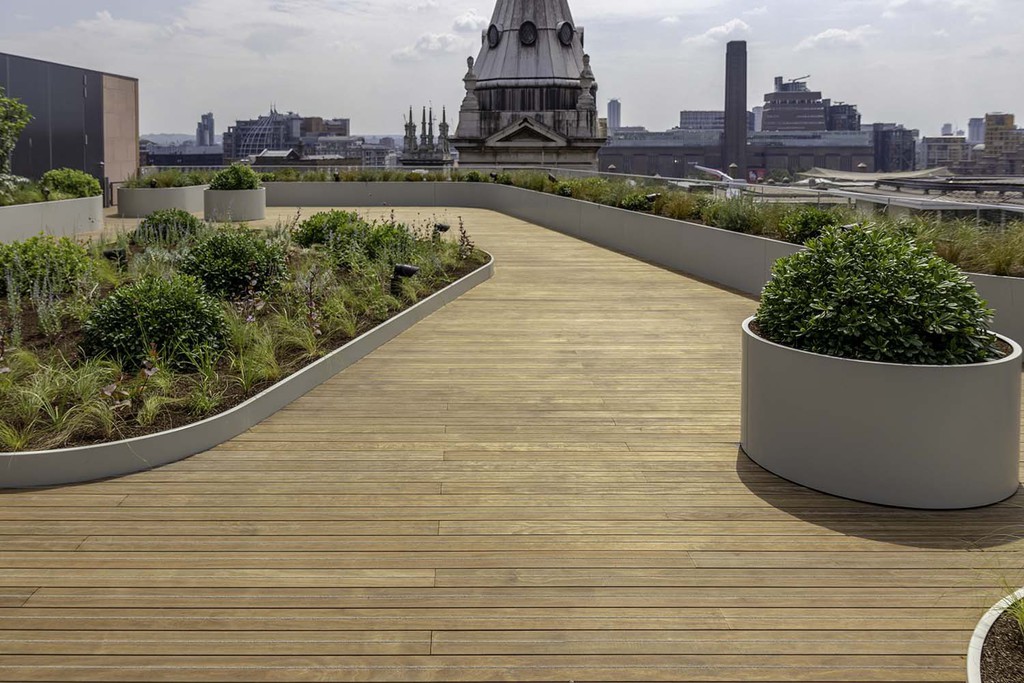 Adjustable pedestal system for corporate roof terrace Buzon UK ESI