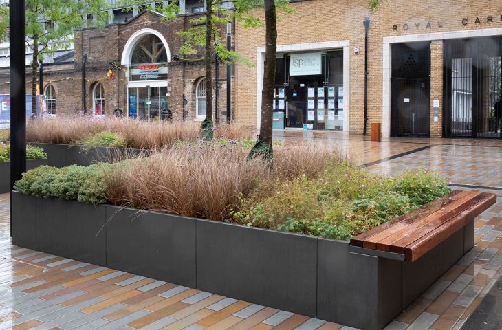 Steel and timber planter-benches | IOTA | ESI External Works