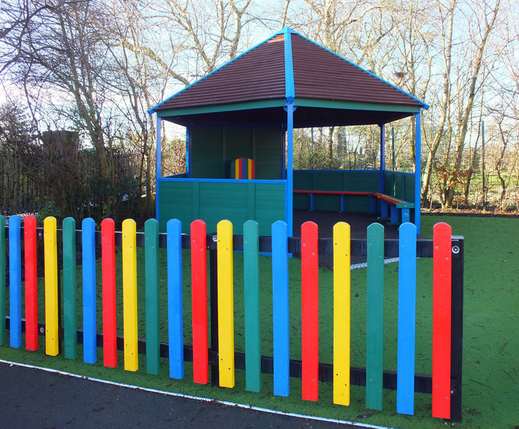 Picket fencing in solid recycled plastic GoPlastic ESI External Works