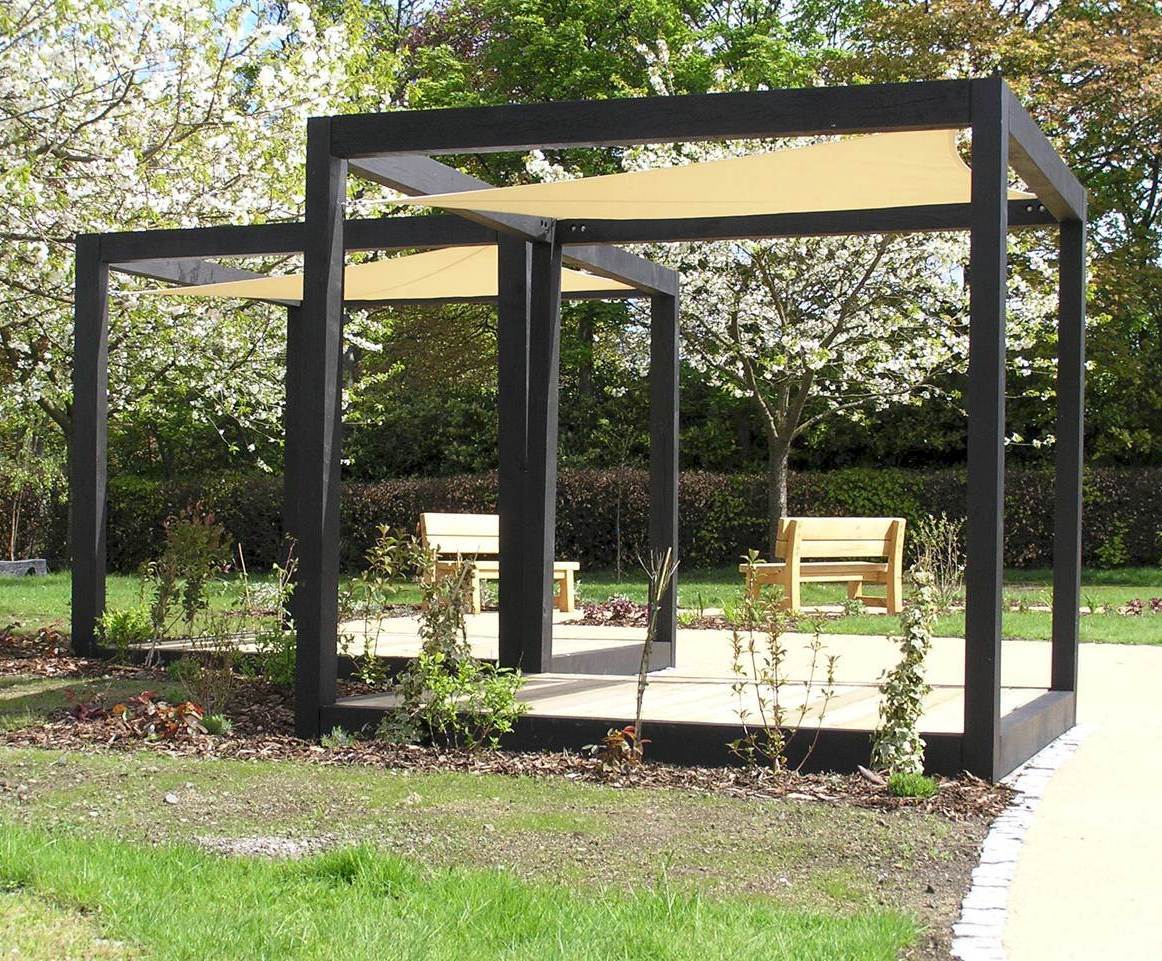 Therapy garden seating and shelters, Falkirk Hospital Chris Nangle