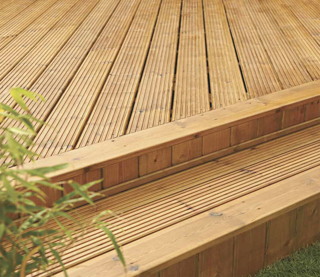 Classic softwood decking Metsä Wood UK ESI External Works
