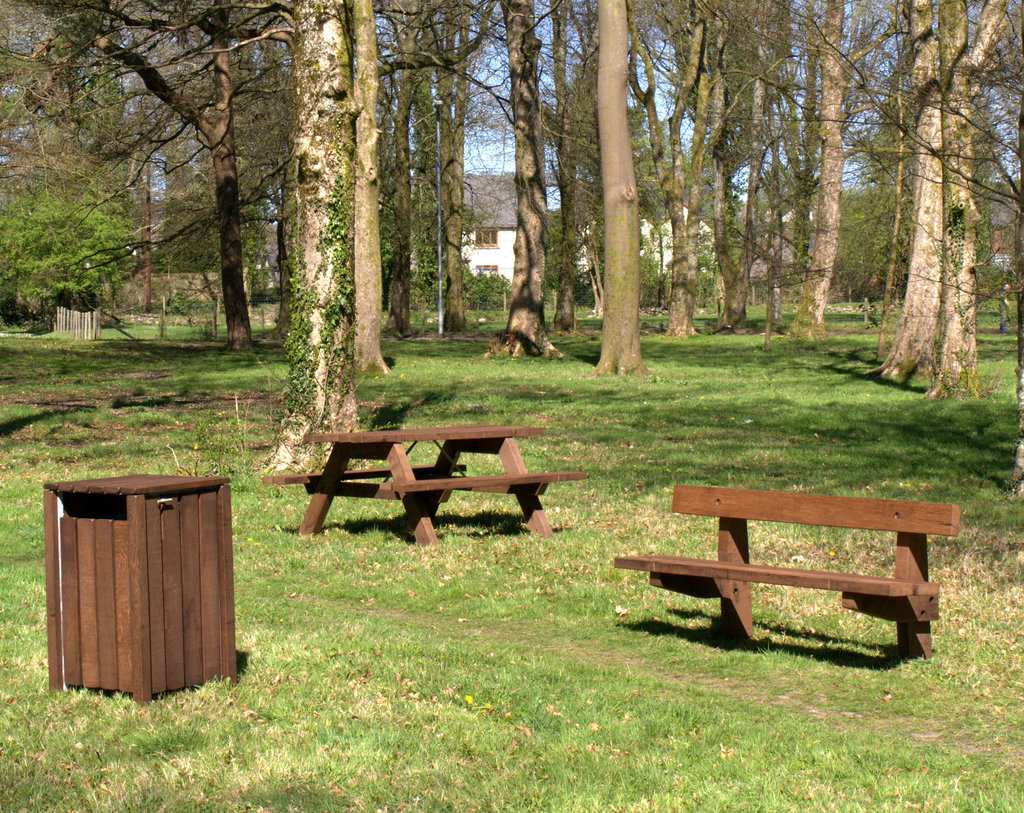 Woodland outdoor furniture for rustic settings Streetmaster (South