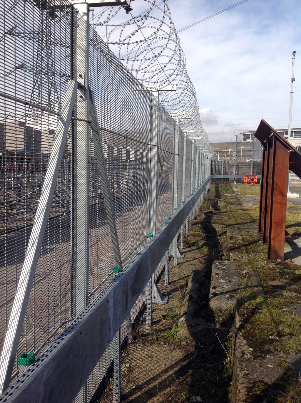 Secure fencing Europe's largest sewage treatment works Zaun ESI