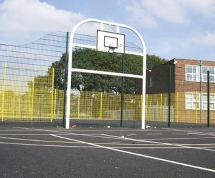 Fence mounted basketball hoop with steel backboard Zaun ESI