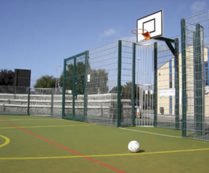 Fence mounted basketball hoop with steel backboard Zaun ESI