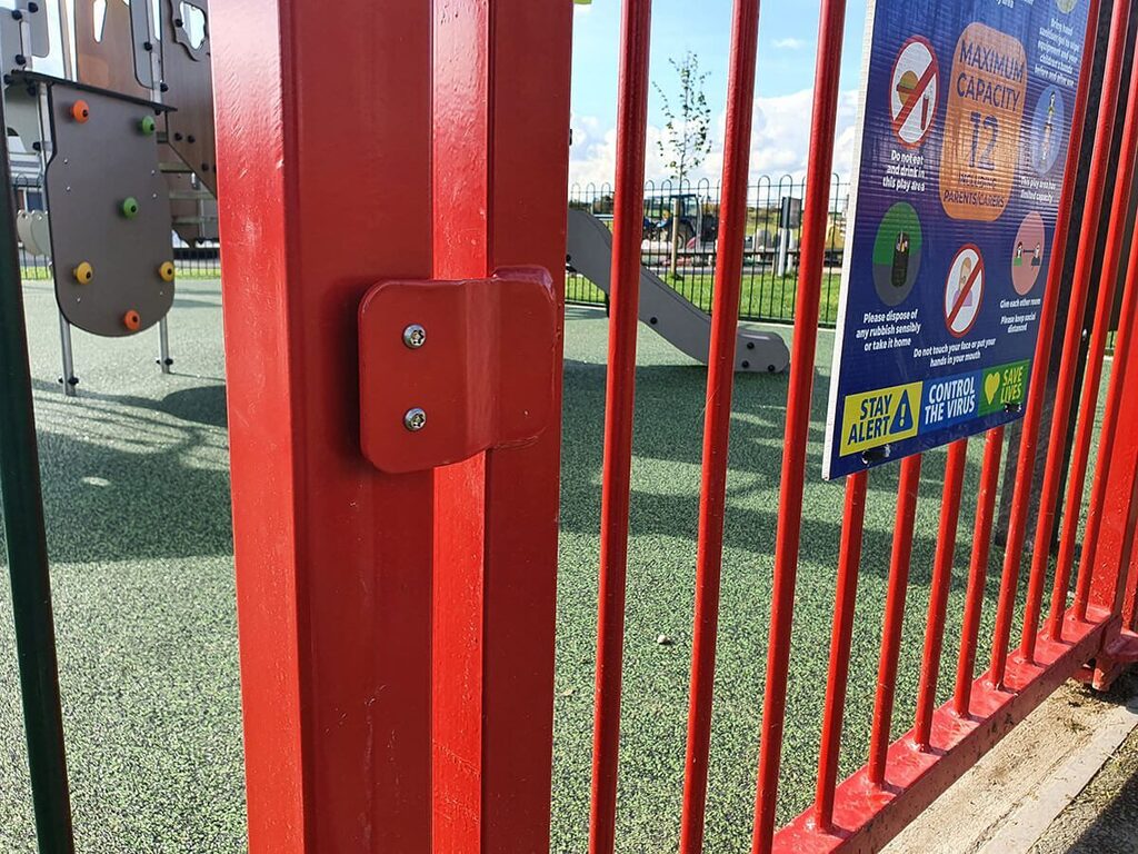 KinderGate selfclosing playground gate Zaun ESI External Works