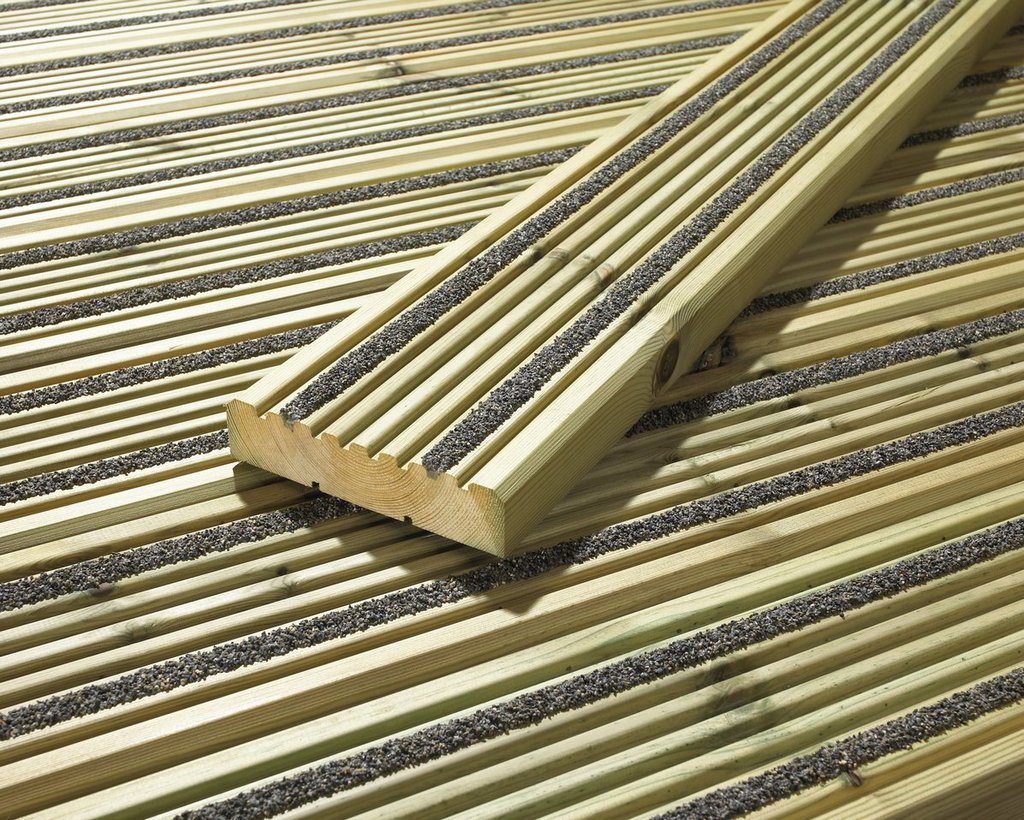 Hi Grip Excel Non Slip Timber Decking Cts Bridges Esi External Works