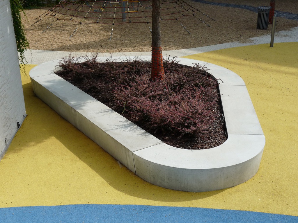 Custom concrete tree planters St Jans Molenbeek (B) URBASTYLE