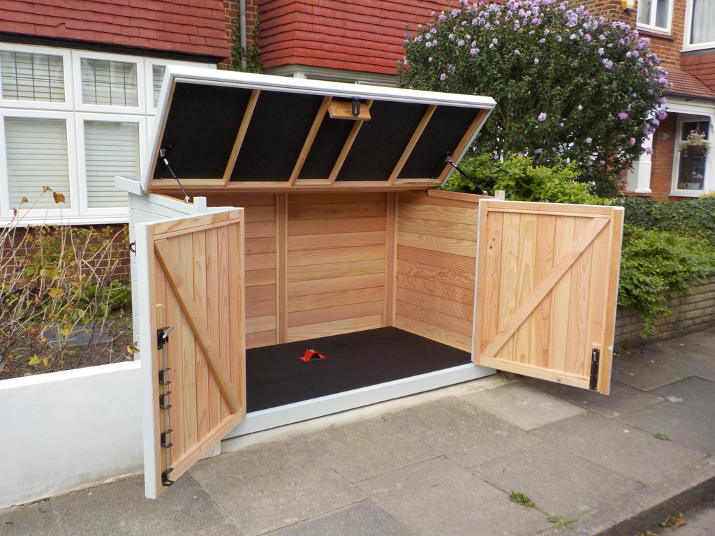 Pedalbase 5 Solid Timber Bike Shed | The Bike Shed Company | ESI ...