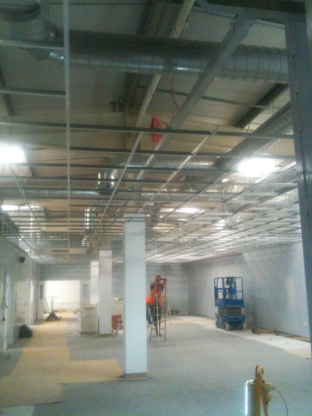 Layin metal grid ceilings Modular Sterile Developments ESI