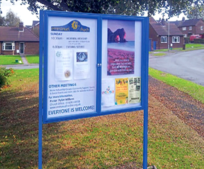 Tradition 30 post mounted 2door outdoor noticeboards Notice Board