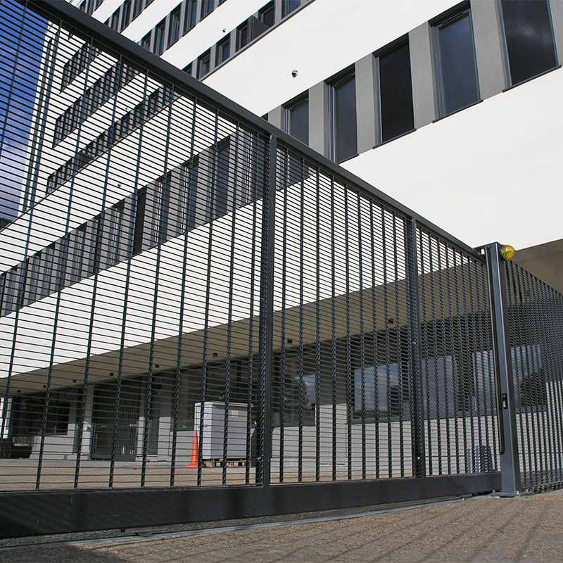 Torino Pressure-locked Steel Grating Fence | Lang+Fulton | ESI External ...