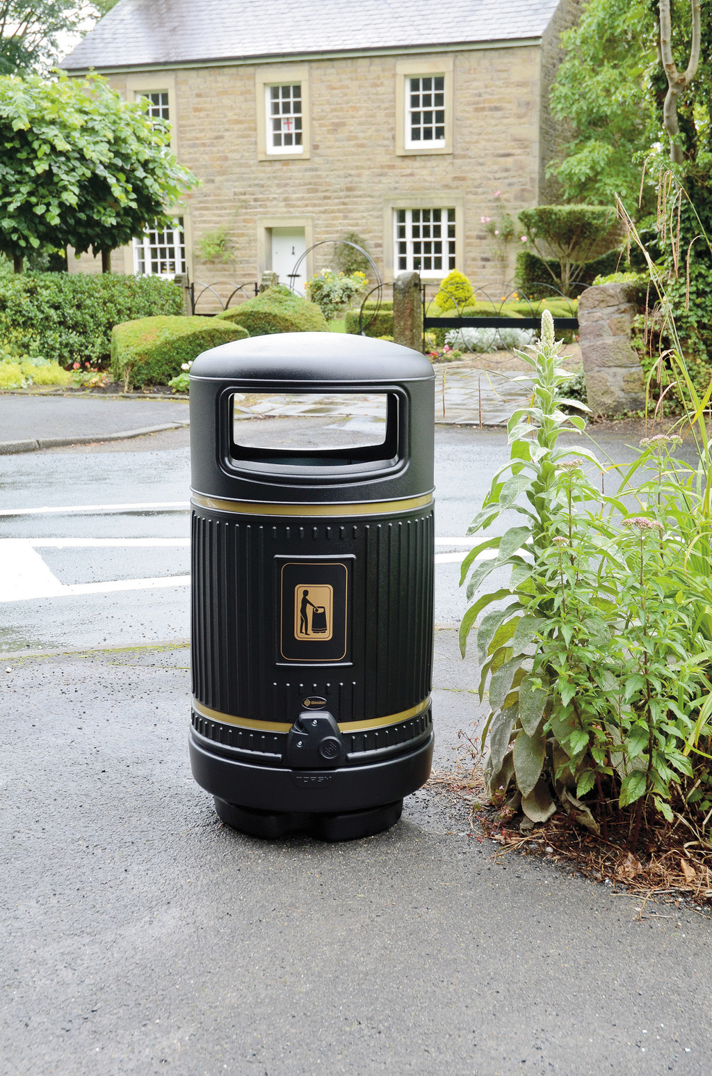 Topsy Royale™ outdoor litter bin Glasdon UK ESI External Works