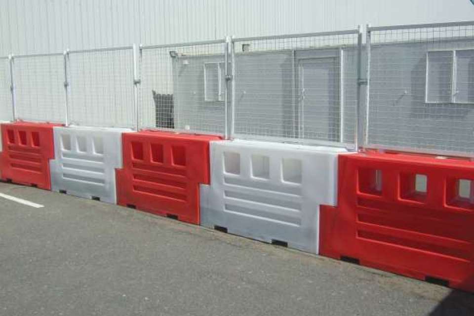 Heras RB22 flexible onepiece crash barrier system Heras UK ESI