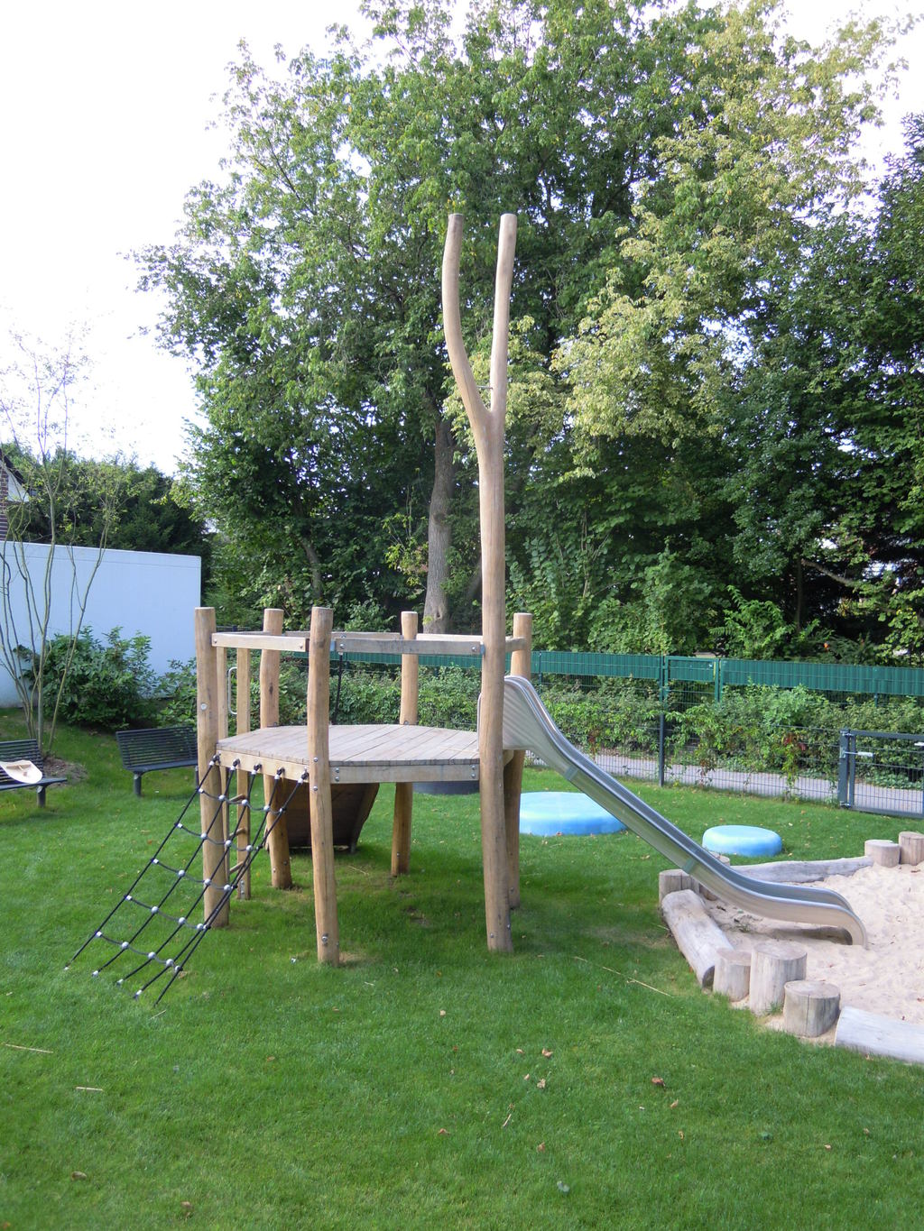 Tree Platform | Jupiter Play | ESI External Works