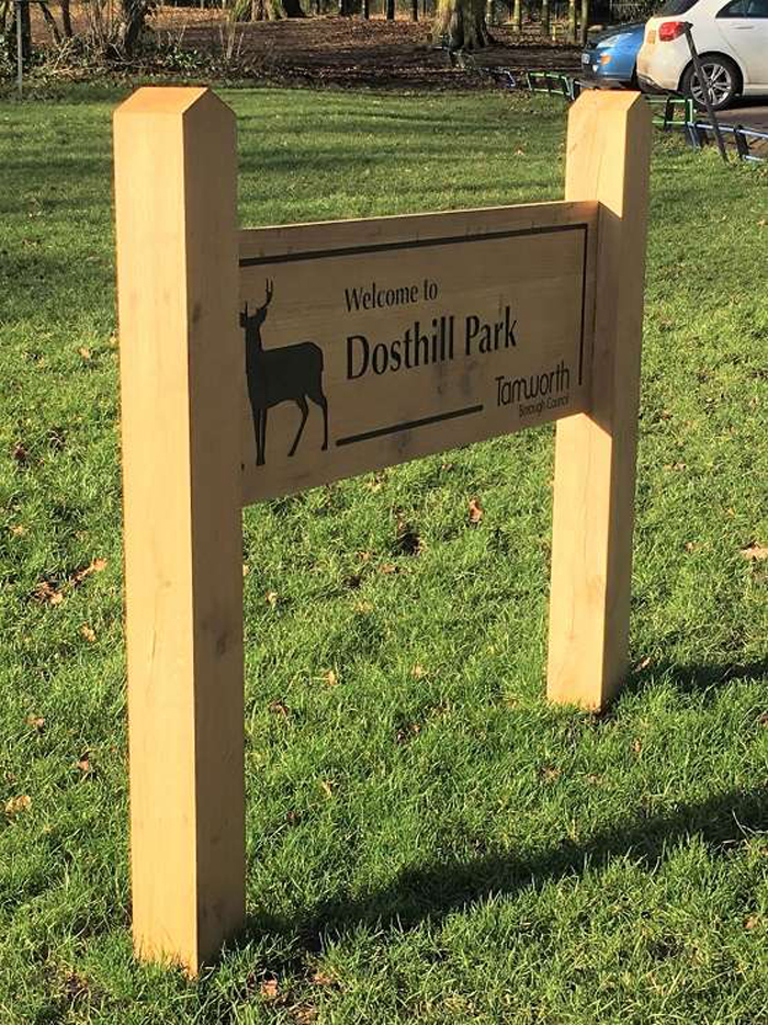 Handcrafted oak signage Tamworth Parks and Castle Fitzpatrick