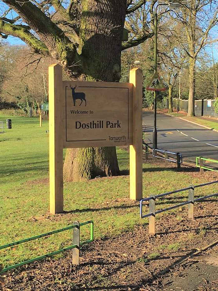 Handcrafted oak signage Tamworth Parks and Castle Fitzpatrick