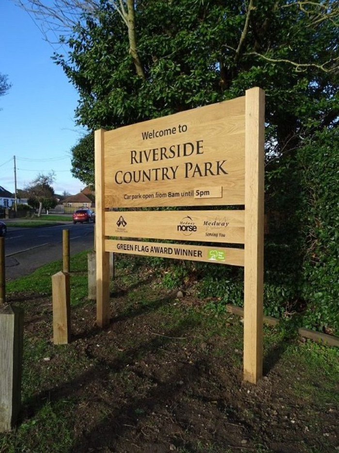 Timber entrance signs for parks with Green Flag status | Fitzpatrick ...