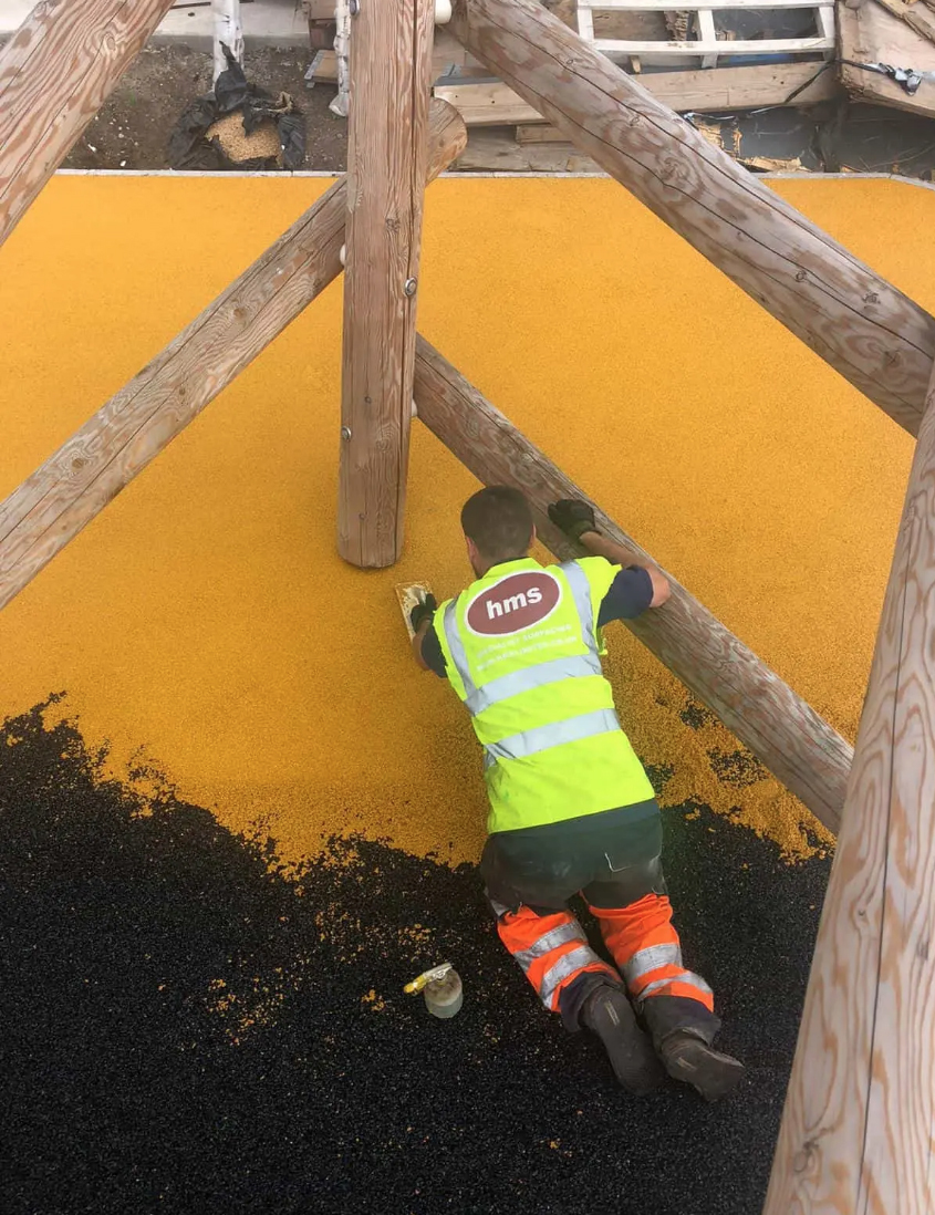 Decraplay Epdm Wet Pour Safer Surfacing For Play Areas Hms Decorative Surfacing Esi