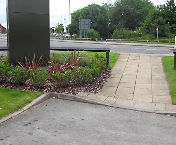 Soft landscaping, McDonalds restaurant, Kingsmill East Midlands