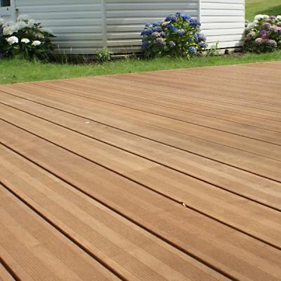 Heveatech engineered decking Round Wood of Mayfield ESI External Works