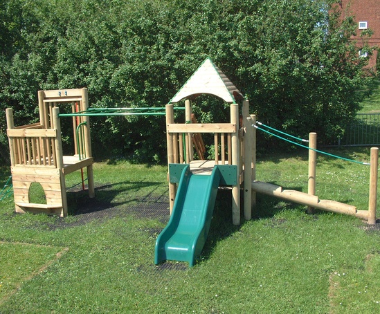 Bespoke multi-play unit for Kimpton Parish Council | Setter Play | ESI ...