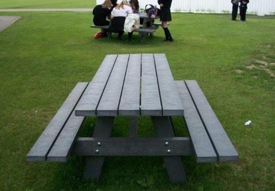 Oslo recycled plastic picnic tables