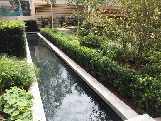 Water features for Holland Park Villas courtyard garden | Fountains ...