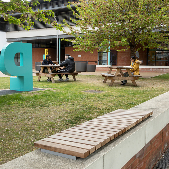 Social Seating Solutions For University Of East London | Furnitubes ...