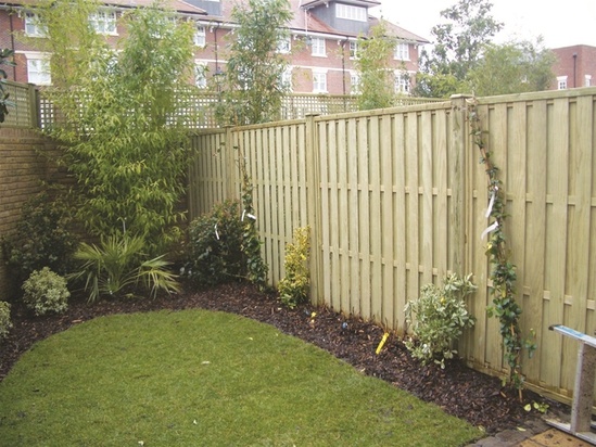 Hit and Miss vertical timber fencing | Jacksons Fencing | ESI External ...