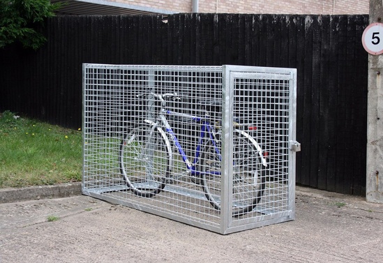 Mesh cycle locker for one bike