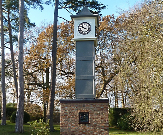 Square pillar clock