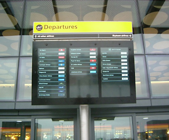 Airport flight information and departure screens (FIDS) | Trueform