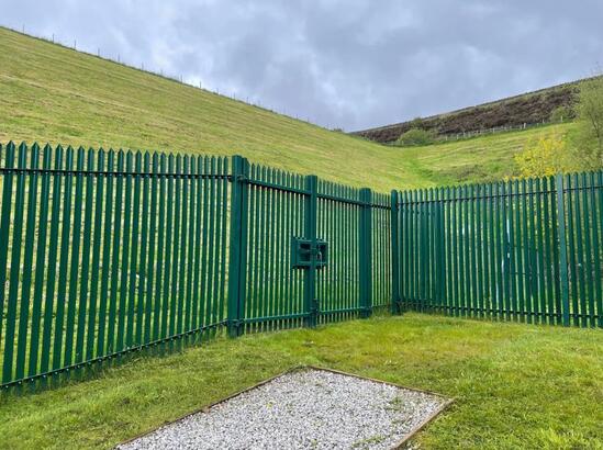 Lochrin Combi™ SL2 SR2 high-security palisade fencing