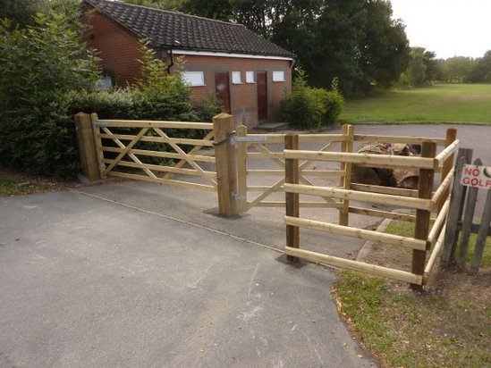 Kissing gates for public rights of way | Secure-a-Field | ESI External ...