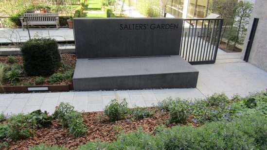 Yorkstone paving and basalt water feature - London Wall