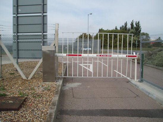 Swivel Skirted Automatic Barrier 