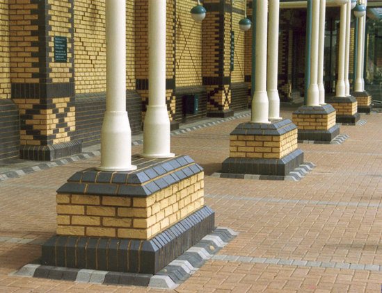 Ketley brick plinth headers