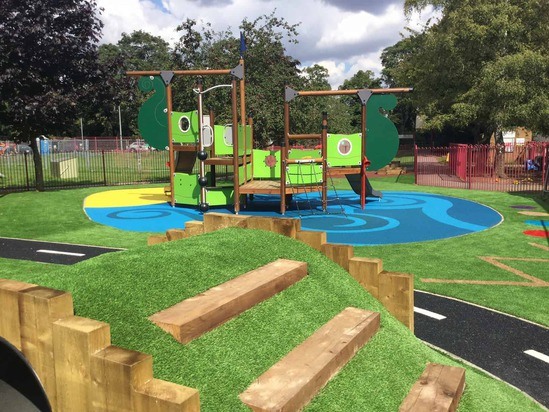 Wet pour and rubber mulch surfacing for primary school | DCM Surfaces ...