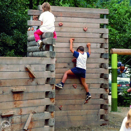 The climbing wall can be climbed from both sides