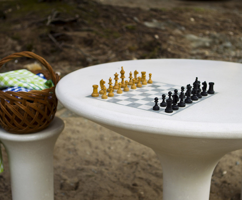 AMOPLAY outdoor chess table and stools Omos ESI External Works