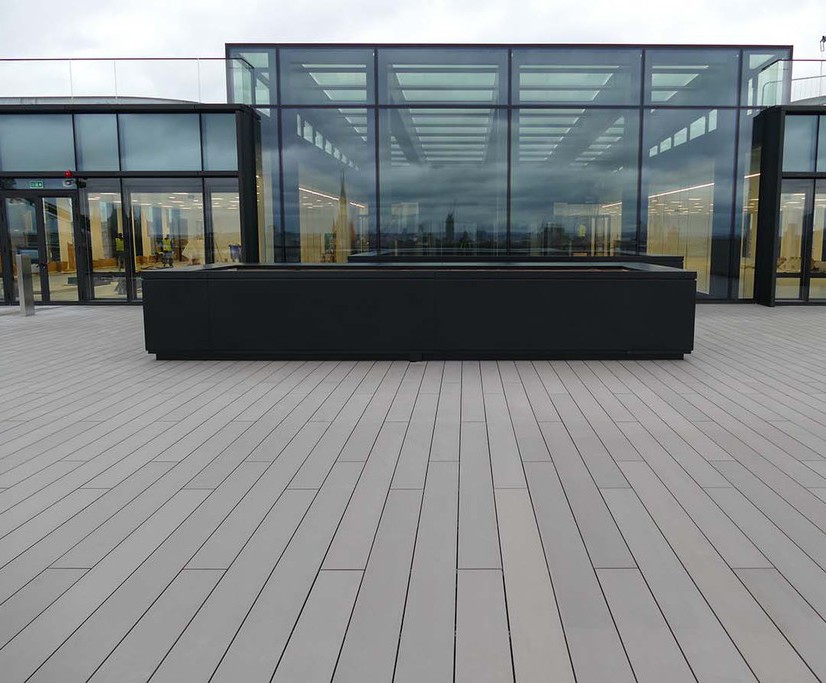 DPH pedestal system for offices' large format terrace Buzon UK ESI