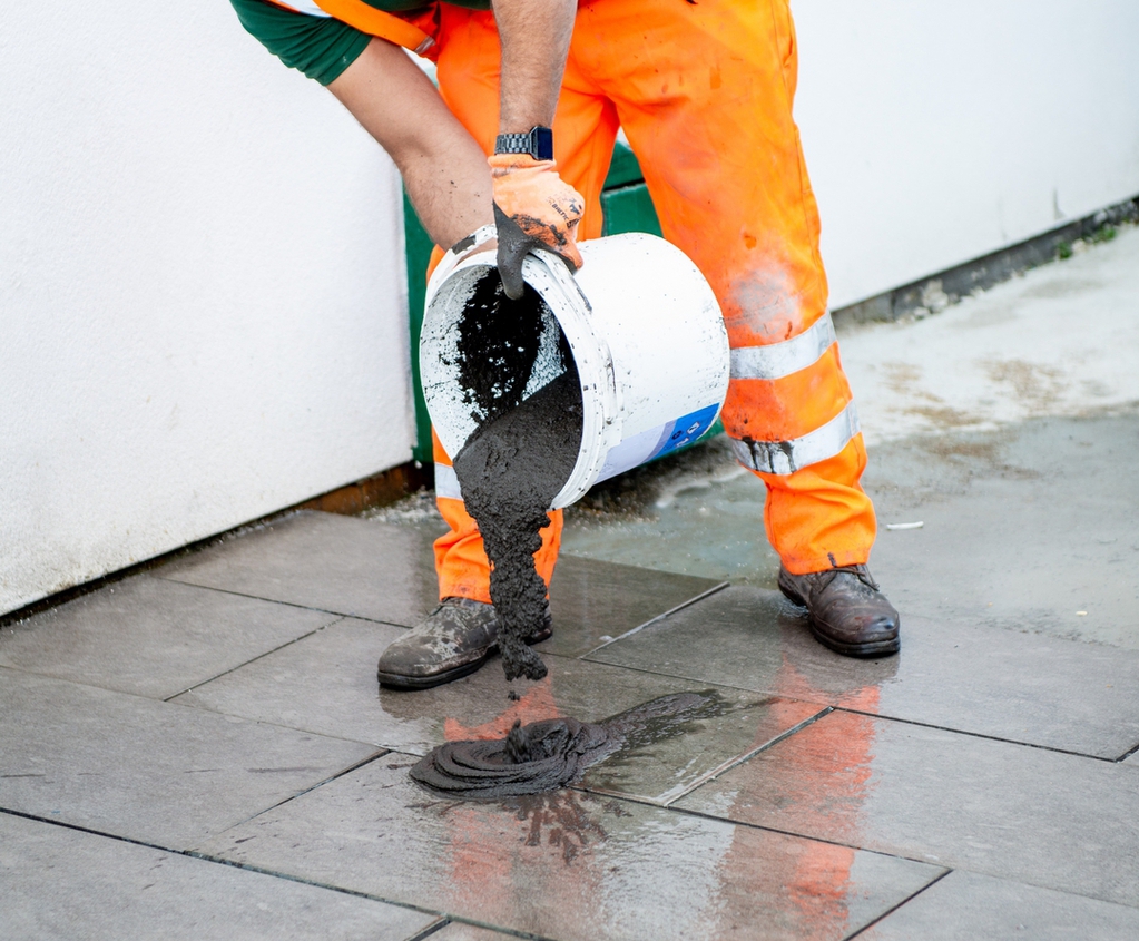 tufftop Utility slurry grout for smaller paving areas Steintec ESI