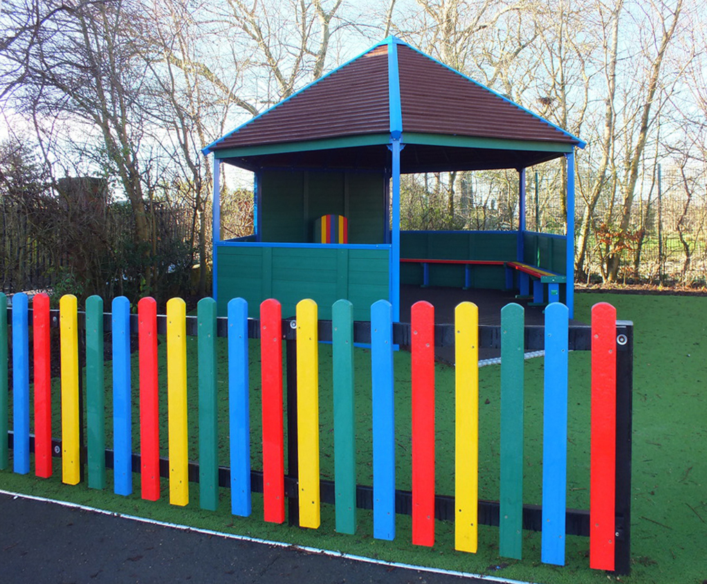 Picket fencing in solid recycled plastic GoPlastic ESI External Works